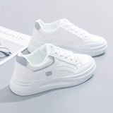 Schicke weiße Sneaker, leicht und bequem