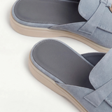 Mediterrane Pantolette aus Veloursleder in Himmelblau