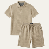 Das Surrey Herren Sommer-Jacquard-Set aus Poloshirt & Shorts – Leichtes Strand-Outfit