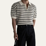 Das Brunello Herren-Poloshirt aus gestreiftem Strick mit Umlegekragen