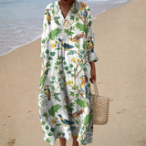 Sommerkleid mit Print, das die Silhouette hervorhebt