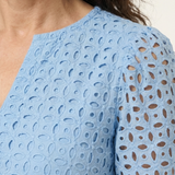 Brielle | Stufen-Midikleid mit V-Ausschnitt und kurzem Arm
