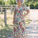 Eulalie | Midikleid mit V-Ausschnitt, kurzem Arm und gerafftem Bund