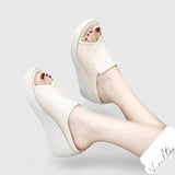 Kora | Bequeme Sandalen mit Keilabsatz