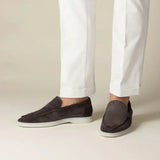 Klassischer Loafer aus Veloursleder in Braun