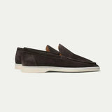 Klassischer Loafer aus Veloursleder in Braun
