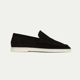 Klassischer Loafer aus Veloursleder in Schwarz