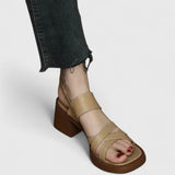 Celeste – Elegante Sandalen mit gekreuzten Riemen