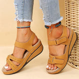 Sandy – Gepolsterte Keilsandalen