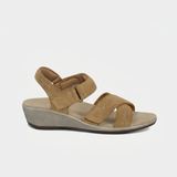 Holly – Warme Eleganz in weichem Taupe