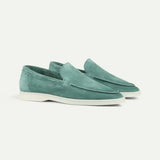 Klassischer Loafer aus Veloursleder in Apfelblau