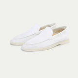 Klassischer Loafer aus Veloursleder in Pearl White