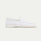 Klassischer Loafer aus Veloursleder in Pearl White