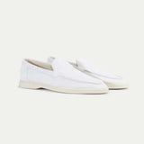 Klassischer Loafer aus Veloursleder in Pearl White