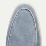 Klassischer Loafer aus Veloursleder in Baby Blue