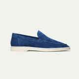 Klassischer Loafer aus Veloursleder in Berry Blue