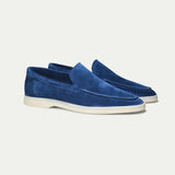 Klassischer Loafer aus Veloursleder in Berry Blue