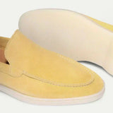 Klassischer Loafer aus Veloursleder in Citrus Yellow