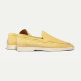 Klassischer Loafer aus Veloursleder in Citrus Yellow