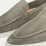 Klassischer Loafer aus Veloursleder in Olive Green