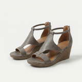 Nadia – Gepolsterter Komfort in eleganter Form